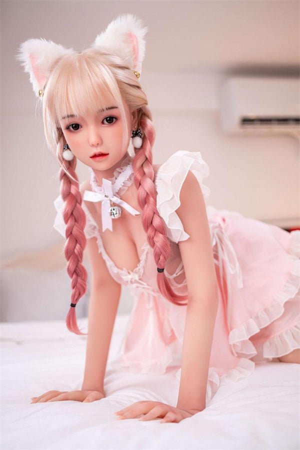 doll japonaise Mirai en pose charmante.